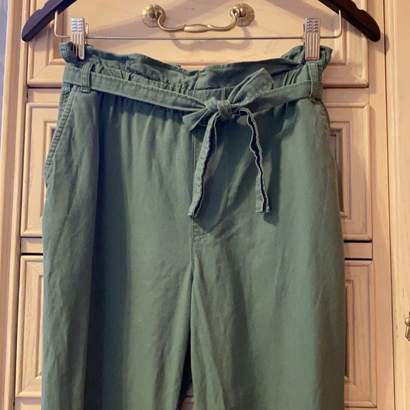 Hollister Ultra High Rise Jogger Pants - Picture 1 of 9